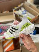 Tênis Ultraboost 21
