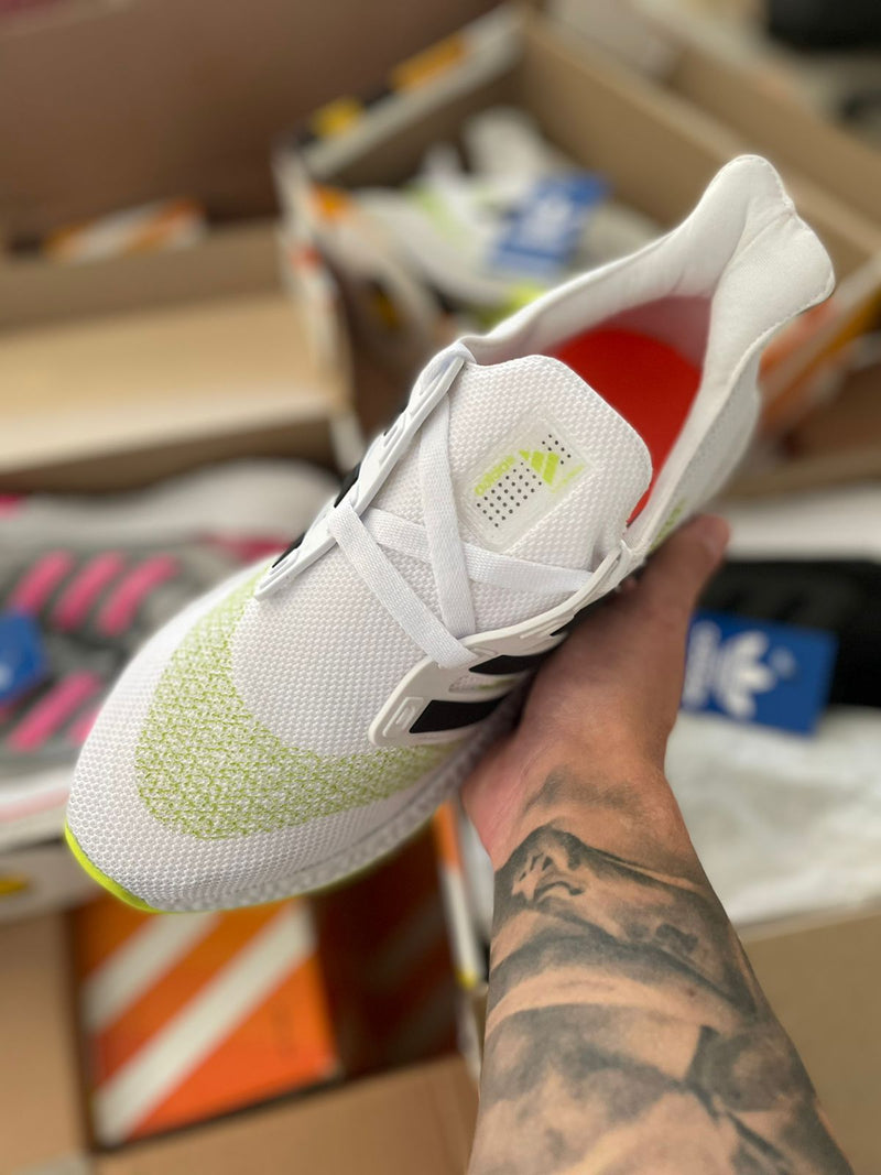 Tênis Ultraboost 21 - Performance e Estilo (Frete Grátis)