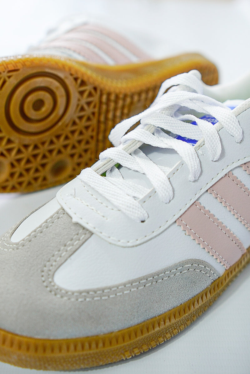 Tênis Samba OG - Branco, Rosa e Sola Caramelo (Frete Grátis)