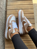 Tênis Air Force 1 Camurça - Marrom e Branco (Frete Grátis)