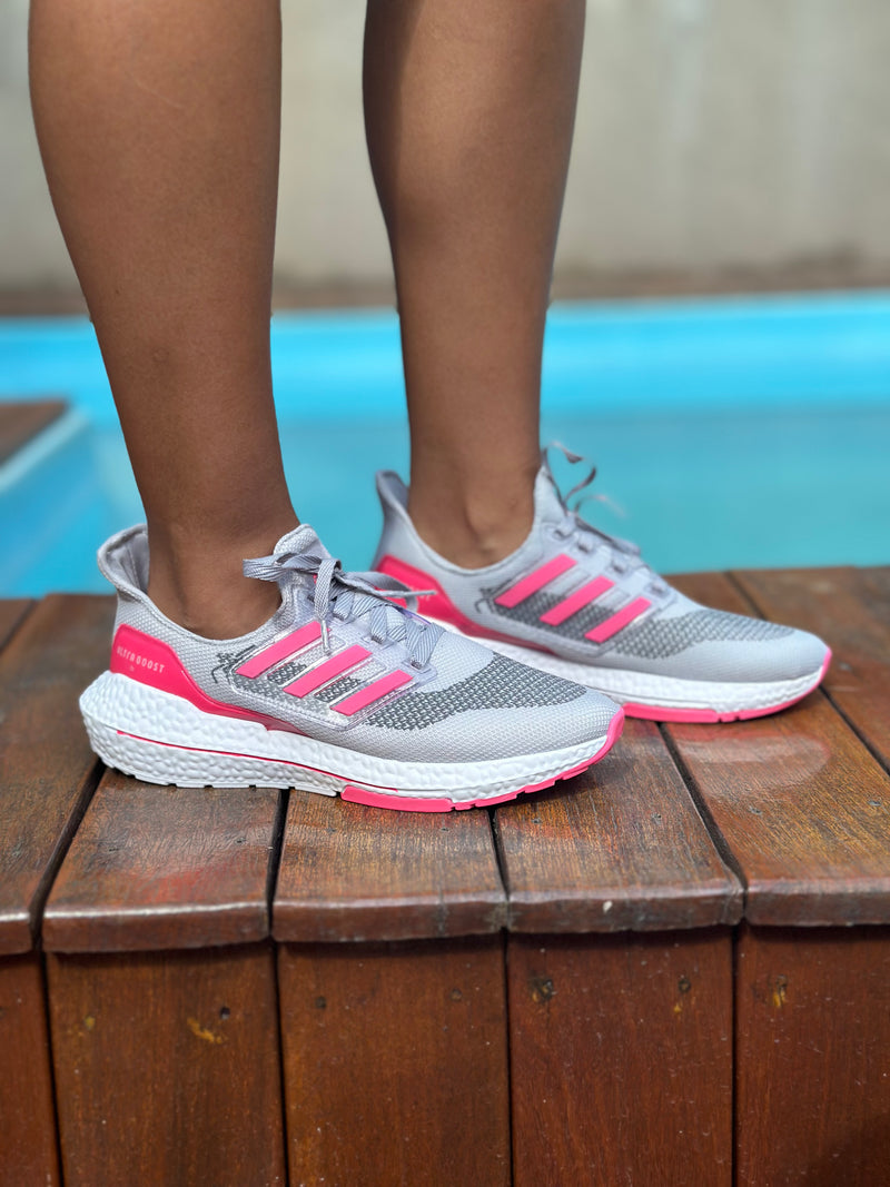 Tênis Ultraboost 21 - Performance e Estilo (Frete Grátis)