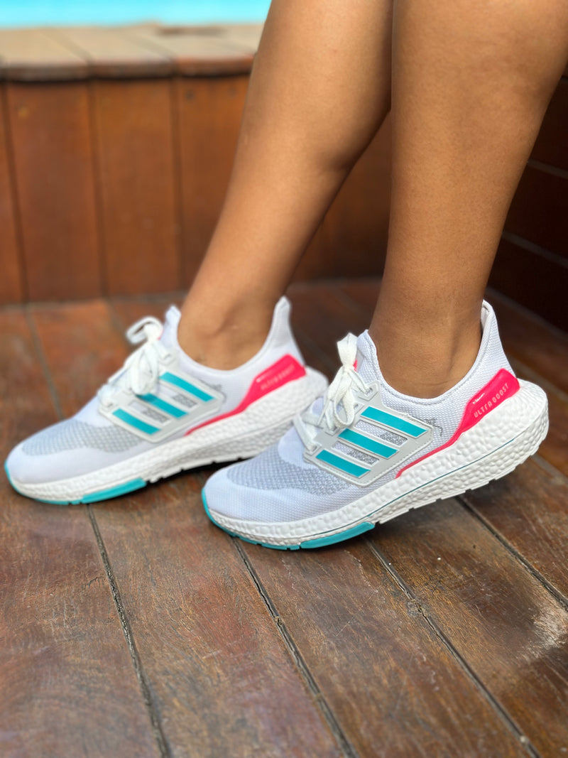 Tênis Ultraboost 21 - Performance e Estilo (Frete Grátis)