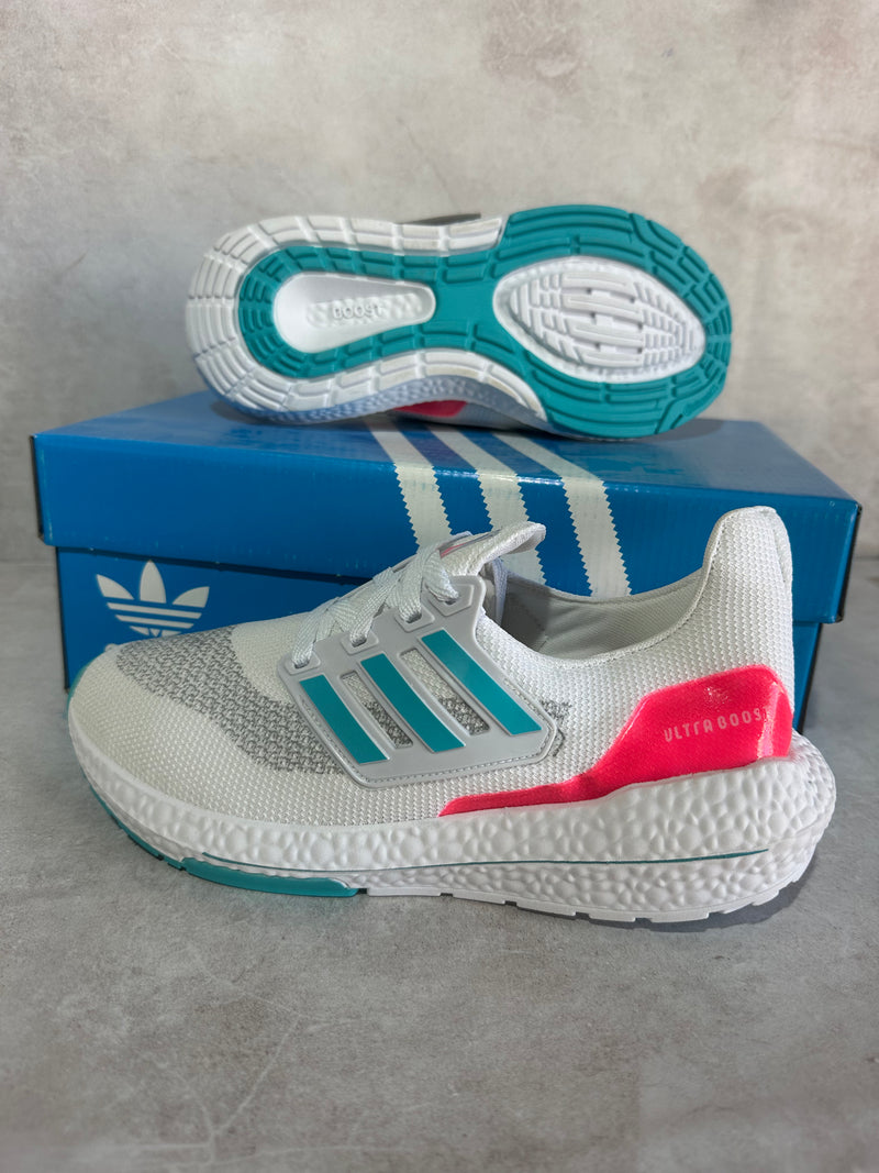 Tênis Ultraboost 21