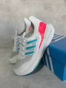Tênis Ultraboost 21