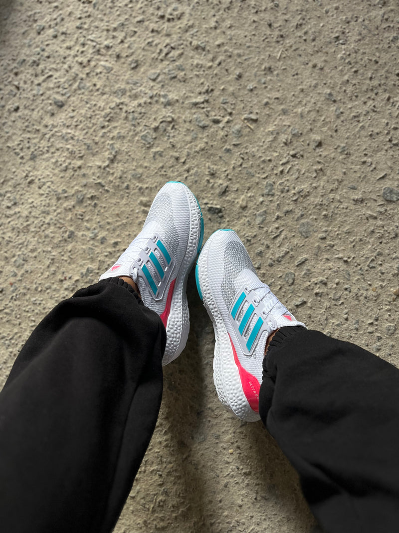 Tênis Ultraboost 21