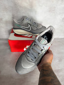 Tênis Vomero 17 - Máximo Conforto - Cinza  (Frete Grátis)