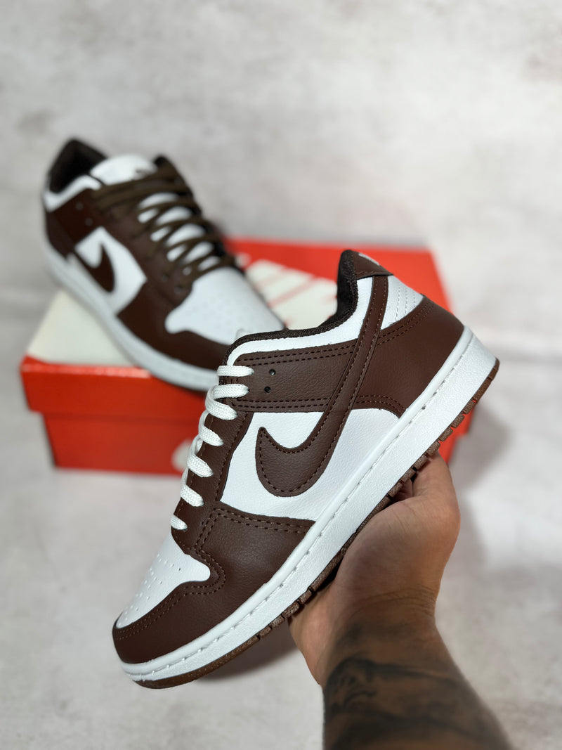 Tênis Dunk Low Pro SB - Marrom e Branco (Frete Grátis)