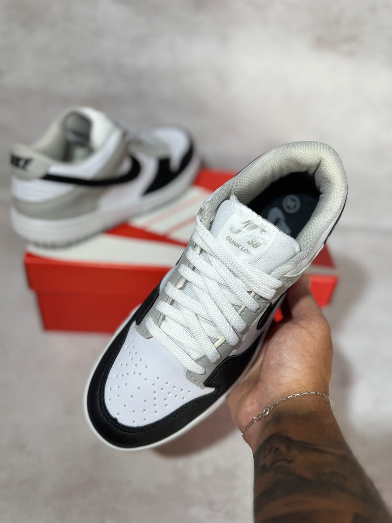 Tênis Dunk Low Pro SB - Combinação Clássica (Frete Grátis)