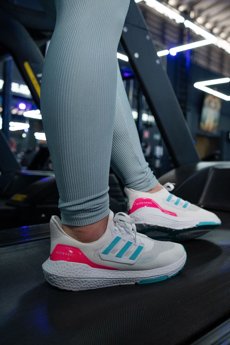 Tênis Ultraboost 21 - Performance e Estilo (Frete Grátis)