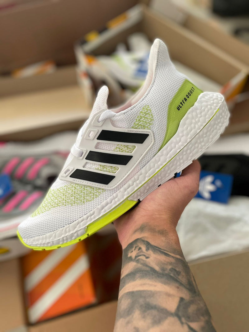 Tênis Ultraboost 21